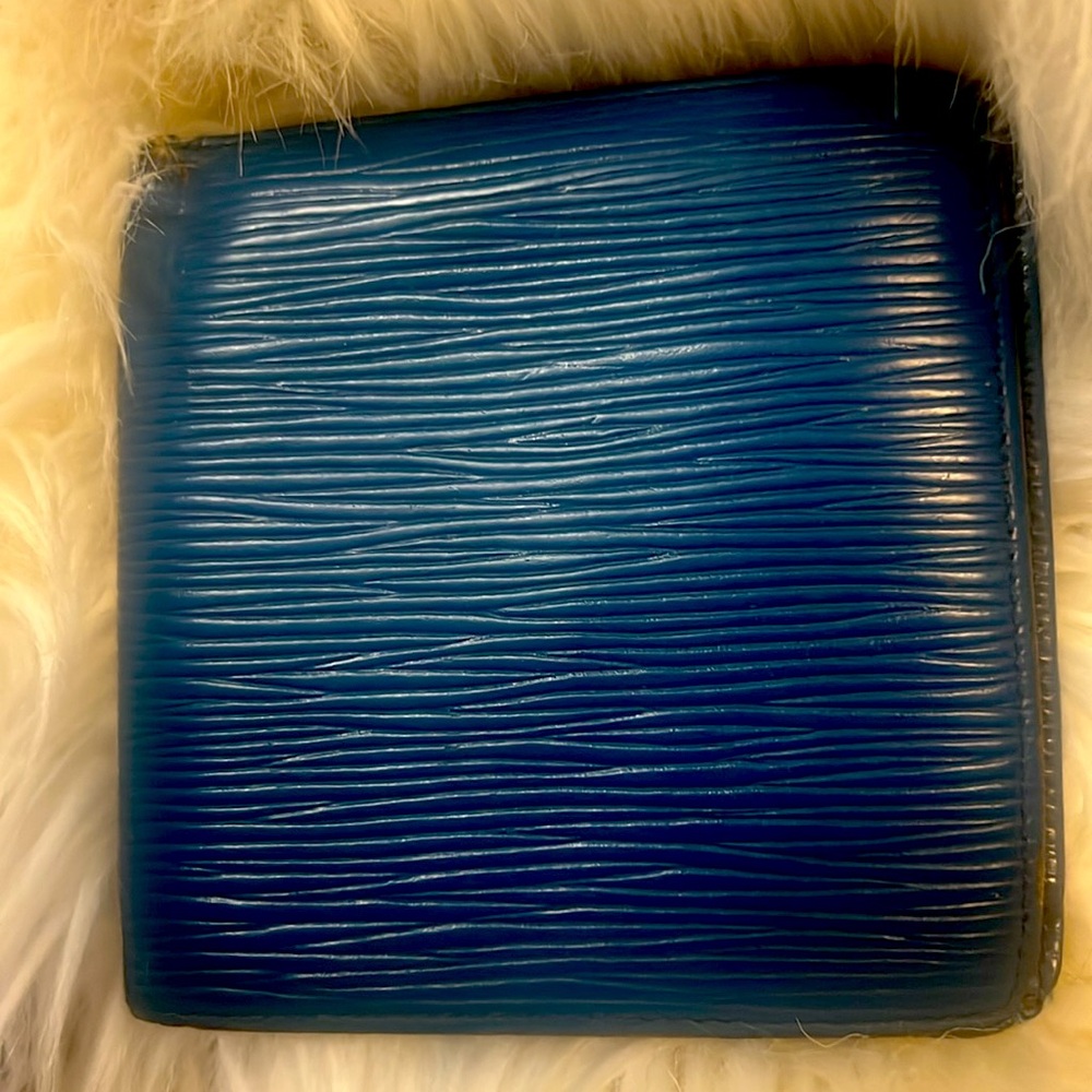Authentic Louis Vuitton sapphire blue EPI bifold wallet